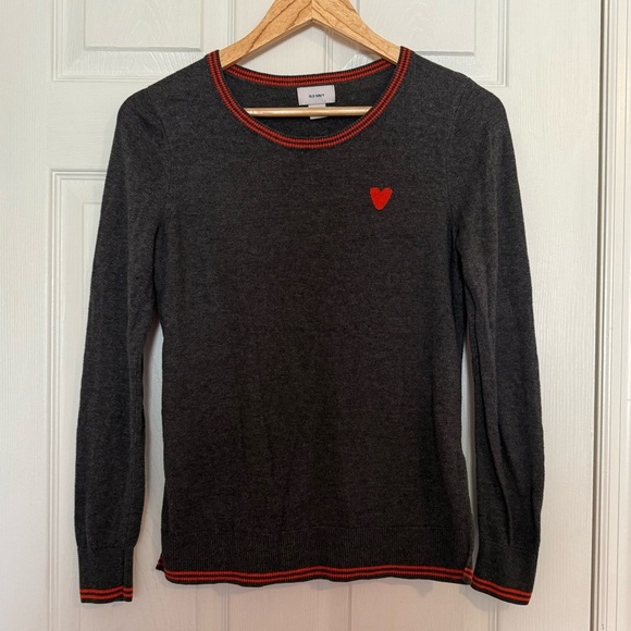 Old Navy Gray Heart Detail Crew Neck Sweater Long sleeve Top Knit - Picture 2 of 7